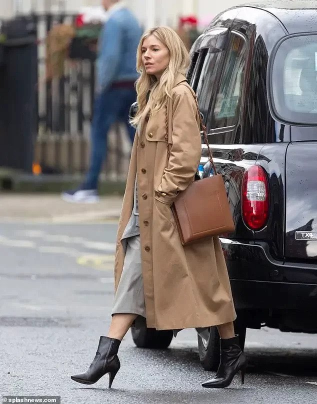 Anatomy of a Scandal 2022 Sienna Miller Brown Trench Coat